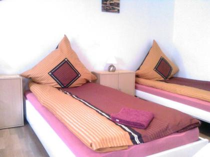 Monteurunterkunft Wiesbaden-Delkenheim ab 10 Euro Tel. 0151 15662588