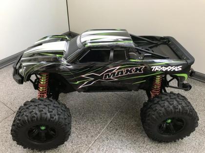 Traxxas X-MAXX 8S 4WD Brushless Monstertruck 2x 4S Lipo