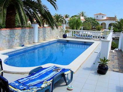 Spanien Ferienhaus in Empuriabrava mit privatem Pool und Anlegesteg zu vermieten