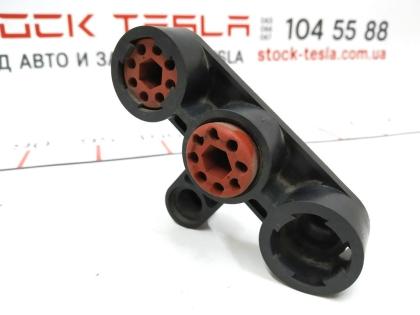 Bremspumpenhalterung Tesla Modell S 6006359-00-A