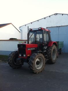 Traktor CASE IHC 745XLA Jahr 1984