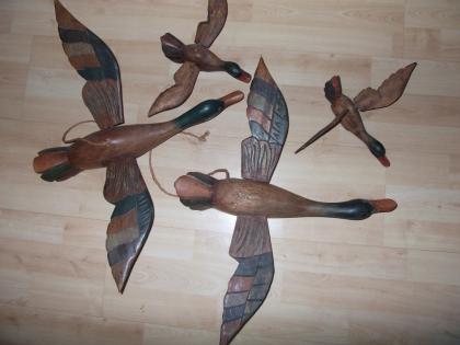 Vögel aus Holz