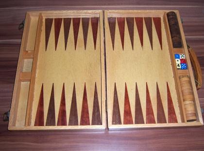 Antikes Backgammon komplett mit Holzkoffer