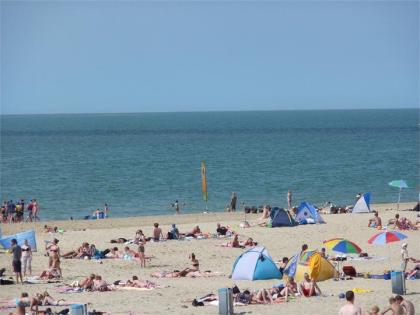 Biete mitbenutzung eines feststehenden wohnwagen am meer in nl