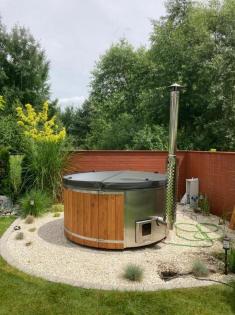 Bade Faß Hot Tub Whirpooll 225 cm Badetonne LED 12 Jacuzzi Düse