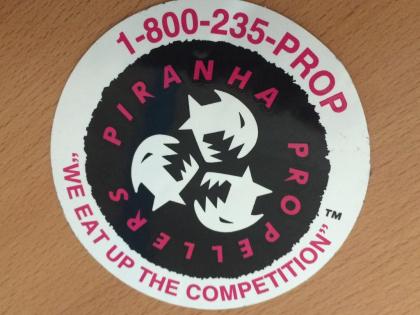 AUFKLEBER STICKER fürs BOOT SEGELBOOT PIRANHA PROPELLERS sammeln selten
