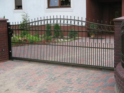 Zaunanlage Toranlage Zaun aus Polen von Hart Metall