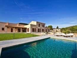 Vermietung von Fincas auf Mallorca mit Pool am Strand und in Strandnähe