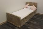 Massivholz / Bauholz Bett Krefelt von Exklusiv Dutch Design